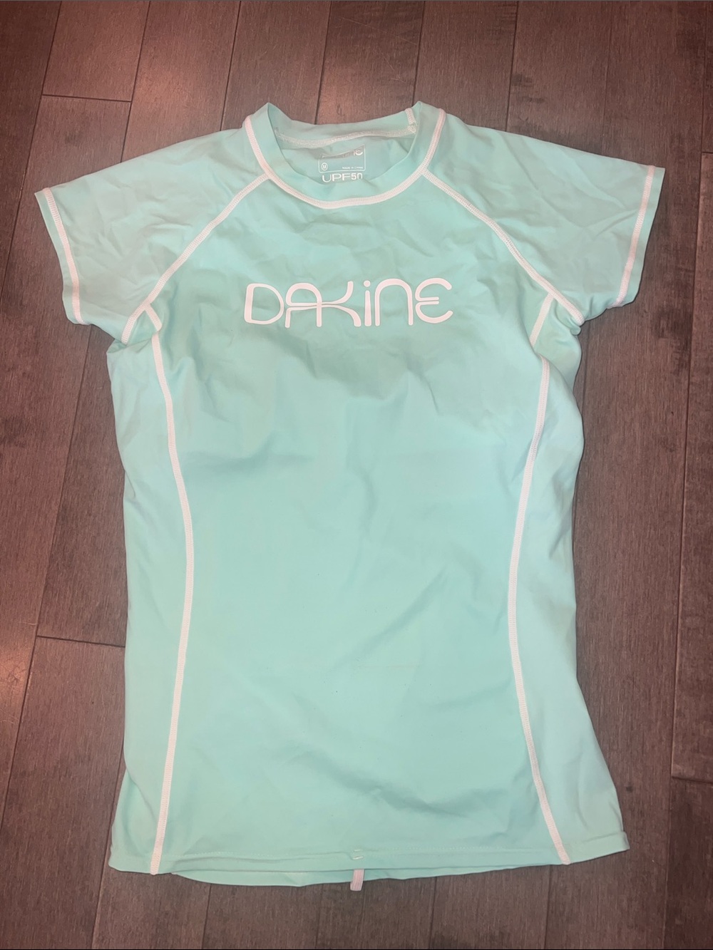 Dakine Sea Green Short Sleeve Rashguard Swim Top with White Trim Women’s Medium